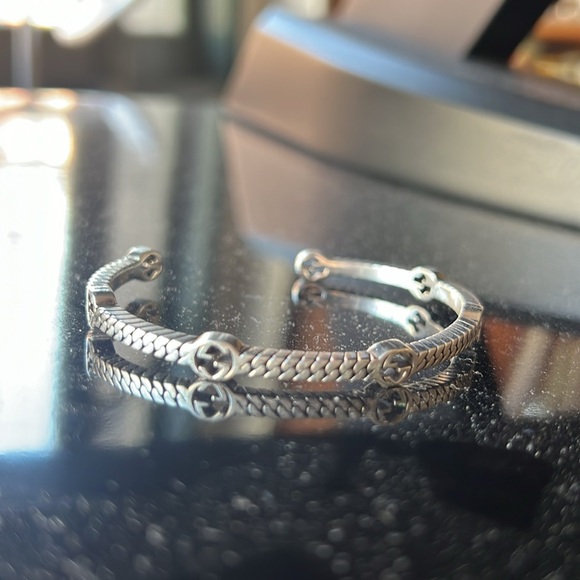 Gucci Thin Interlocking G Station Cuff - Picture 4 of 16